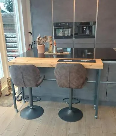 Ferienhaus Spacious House In The Heart Of Ulvenhout