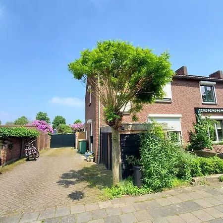 Spacious House In The Heart Of Ferienhaus *
